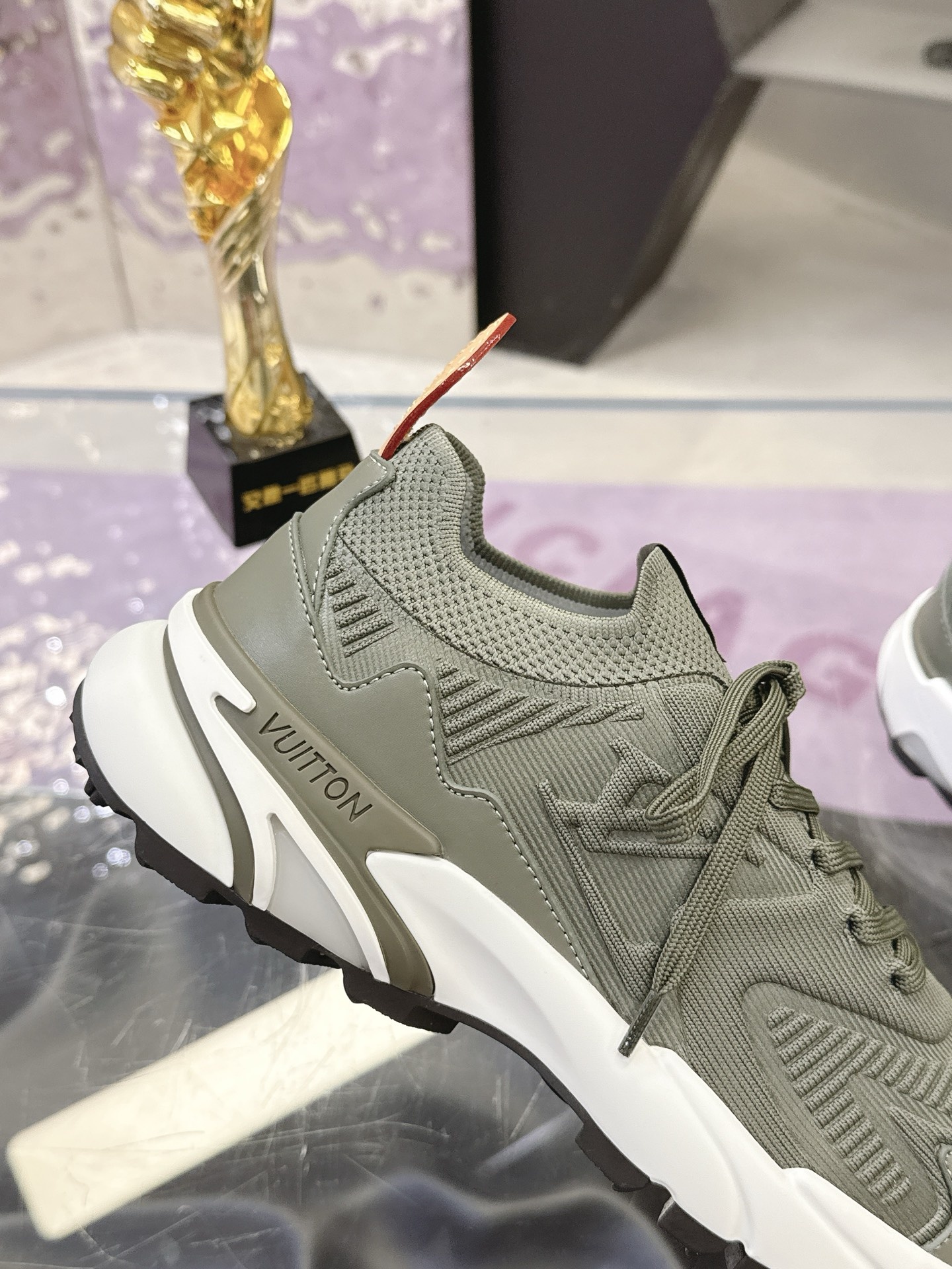 LV Runner Tatic
