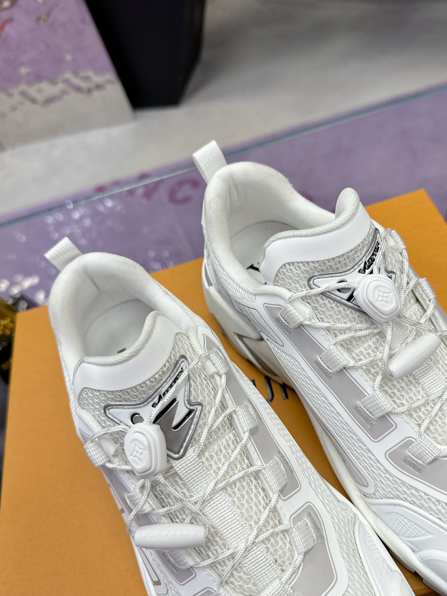 LV Runner Tatic
