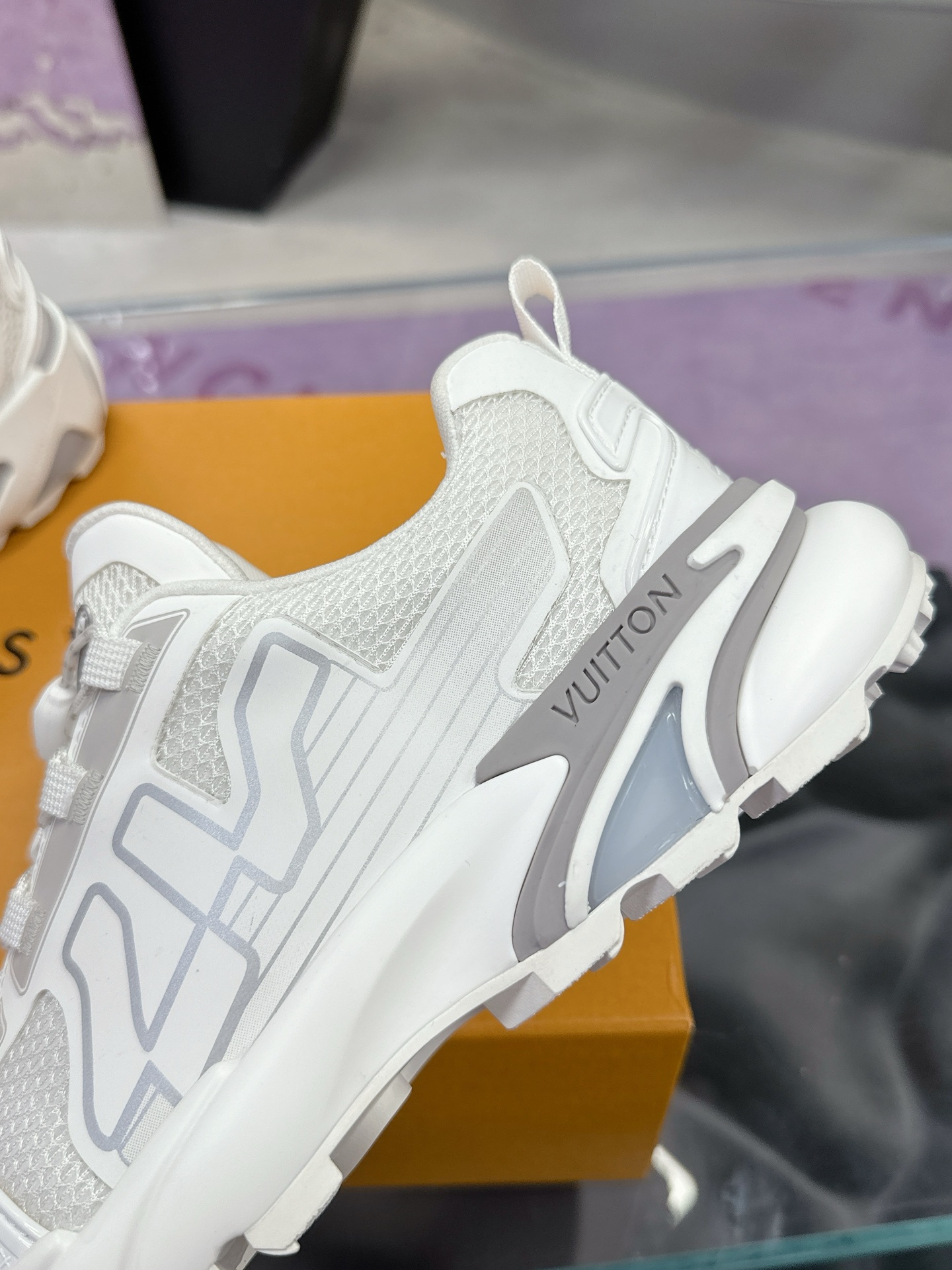 LV Runner Tatic