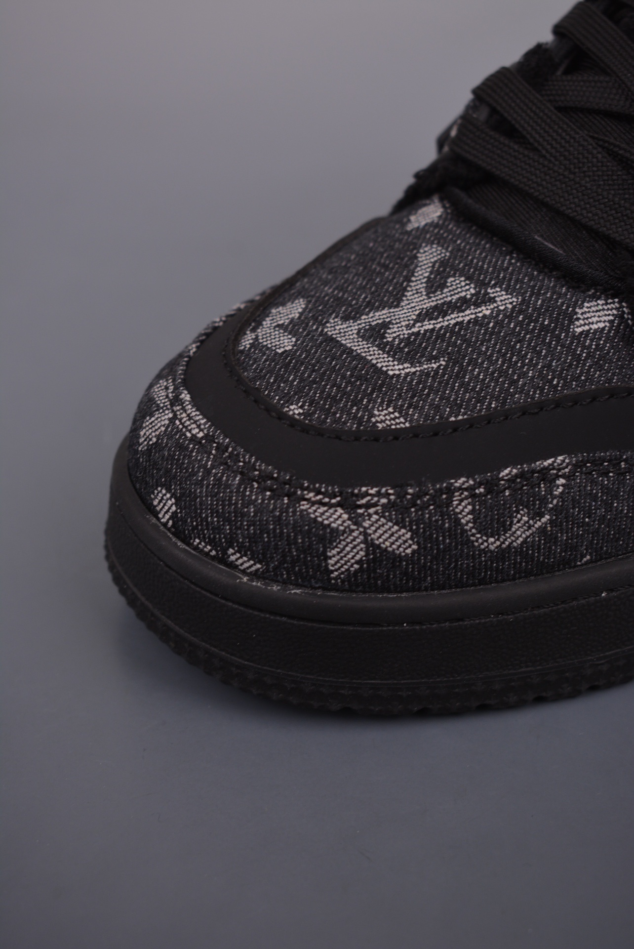 LV Trainer Limited Edition Collaboration [Best Value Version with Perfect Cleanliness]