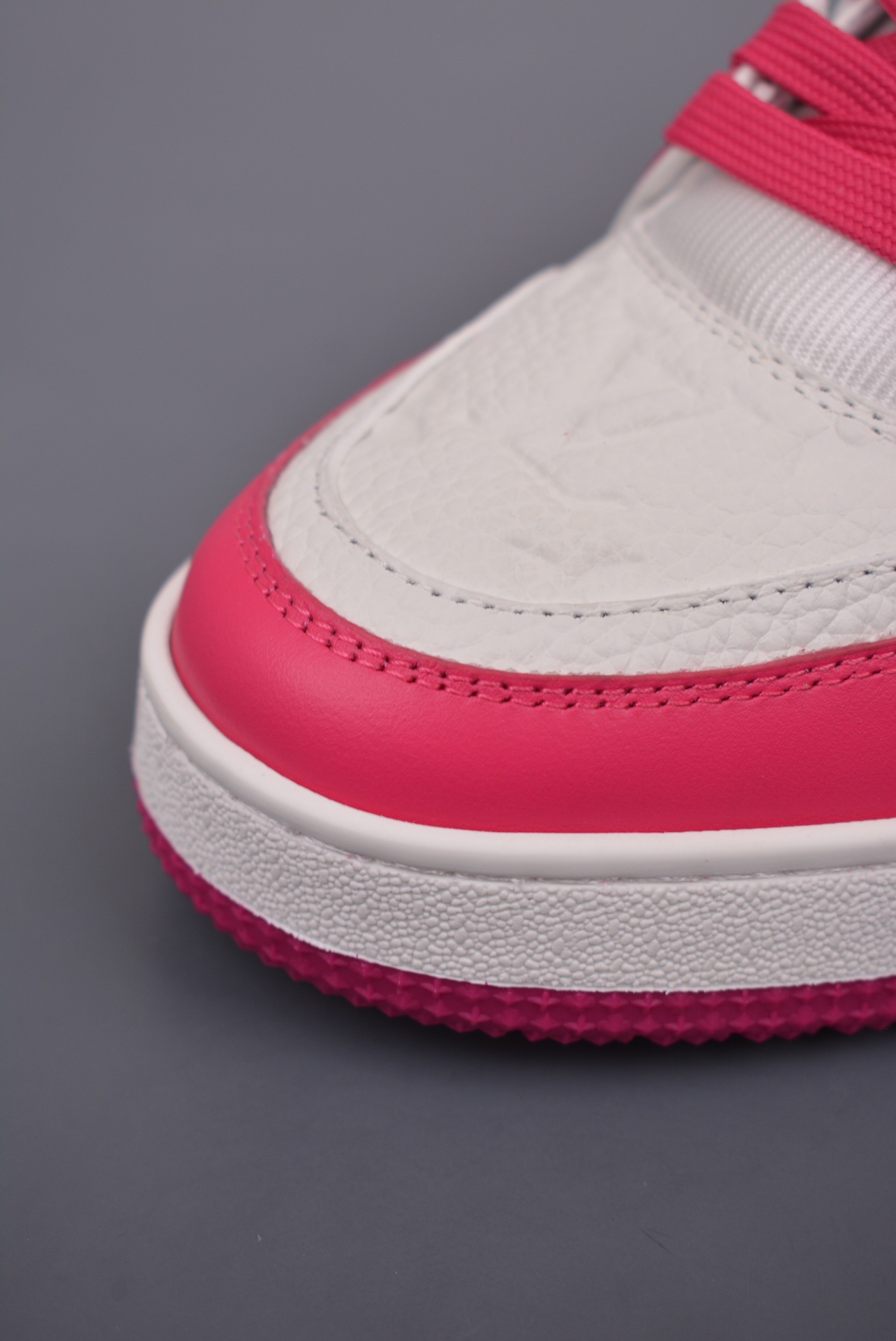 LV Trainer  Exclusive Newly